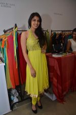 at Aarna Fashion exhibition in BMB Art Gallery on 9th Dec 2011 (168).JPG